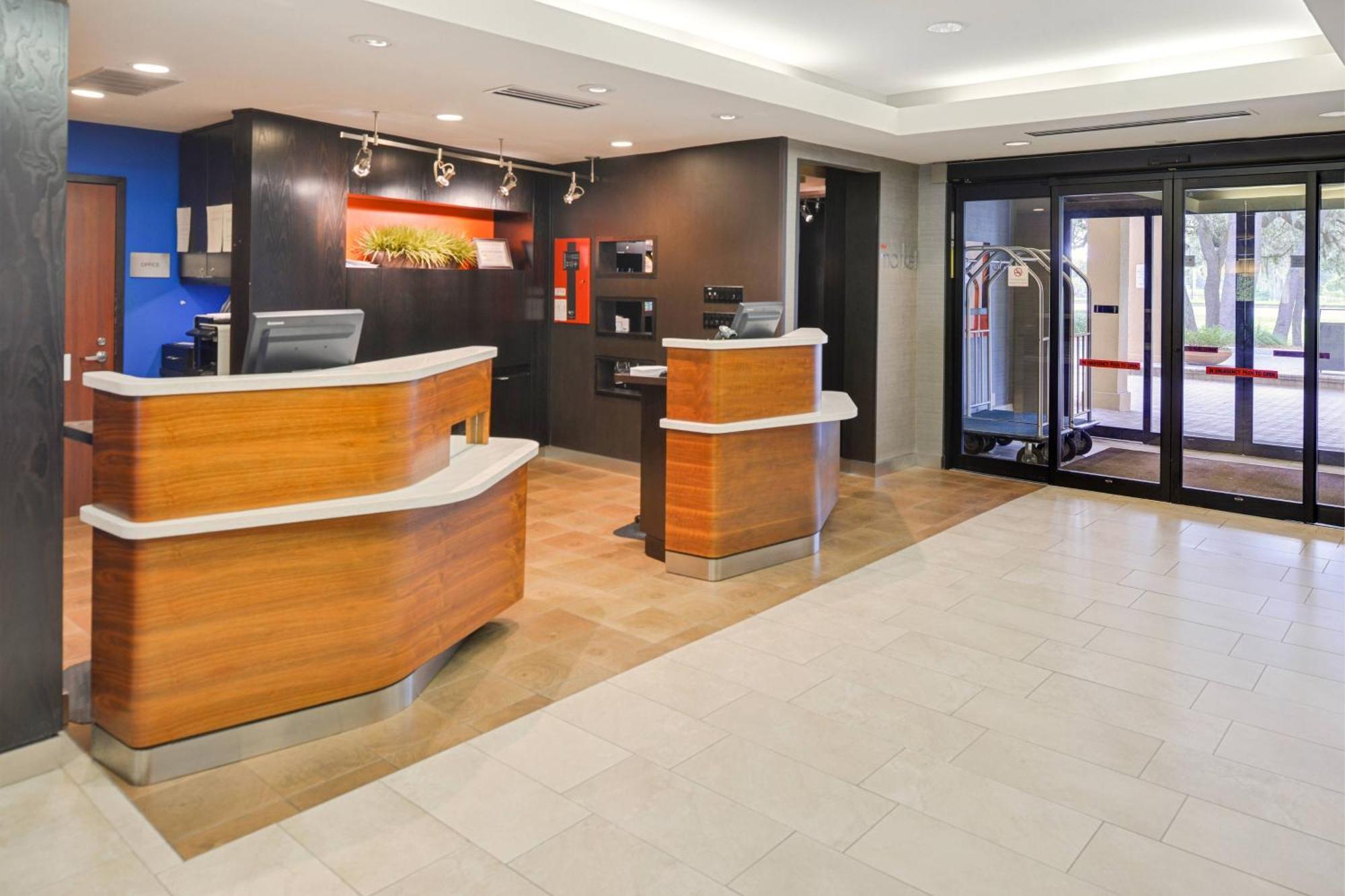Courtyard Tampa North / I-75 Fletcher Exterior foto